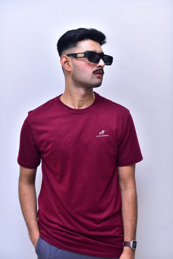 PLAIN ROUND NECK BURDUNDY T-SHIRT - Image 2